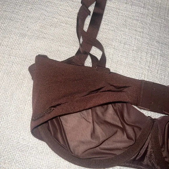 SKIMS No Show Unlined Demi Bra - Picture 7 of 7